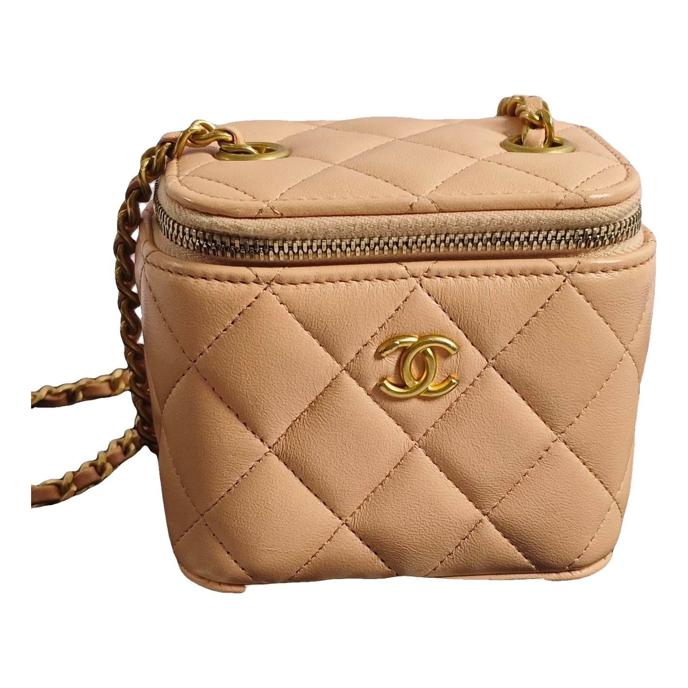 Trendy CC Vanity leather handbag