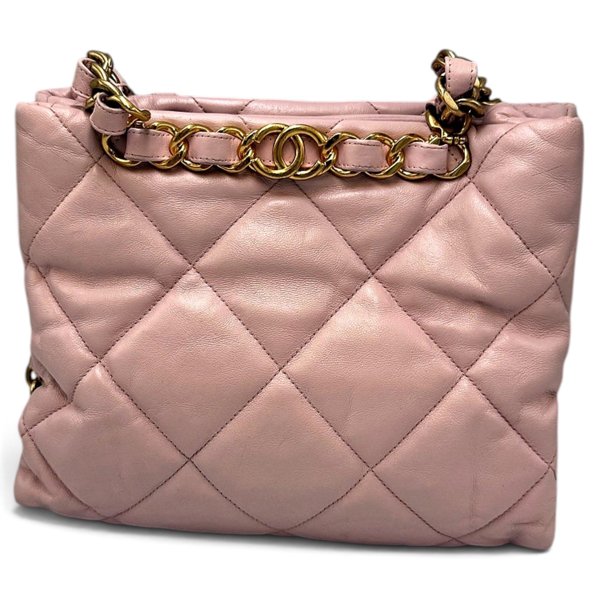Chanel 22 leather handbag