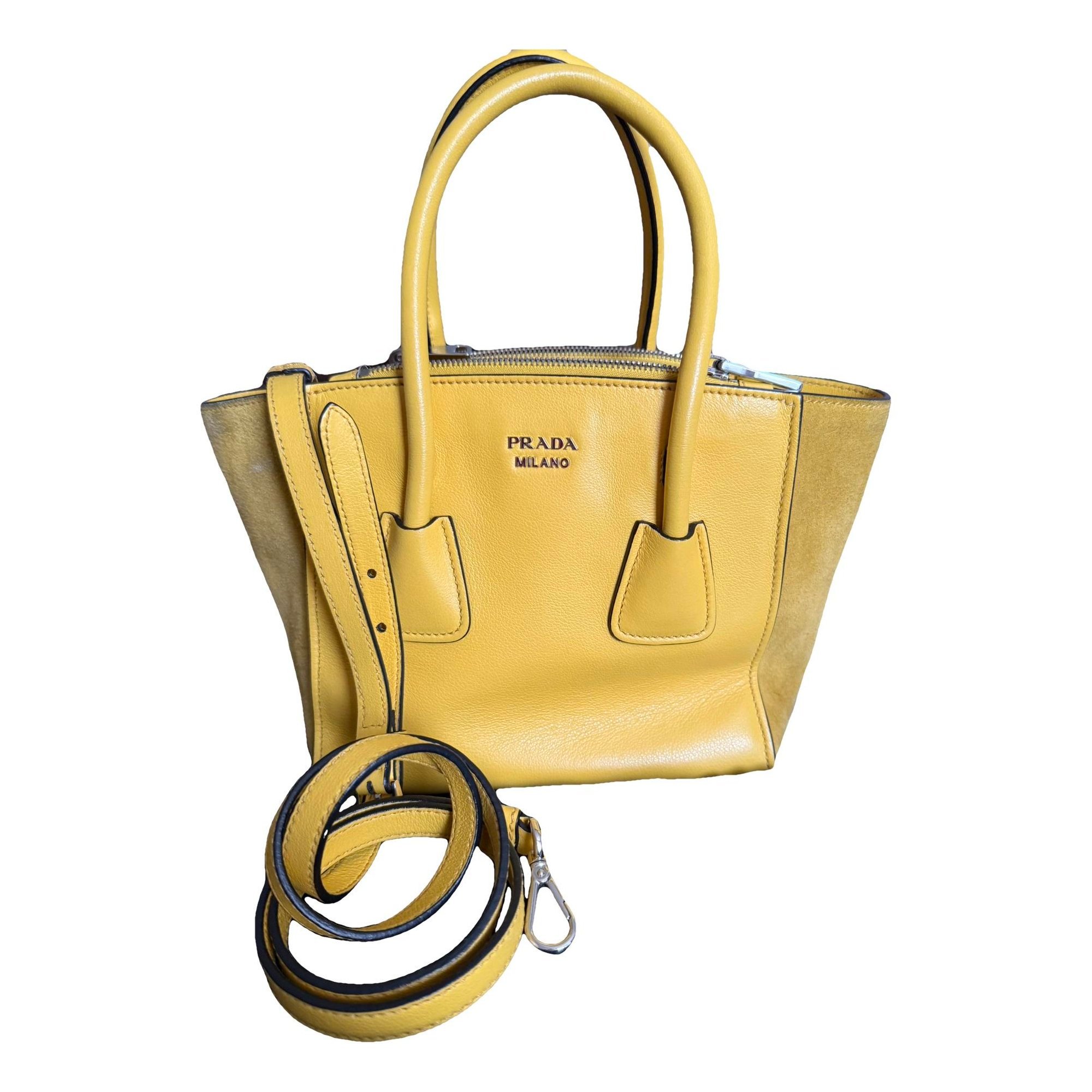 Monochrome leather handbag