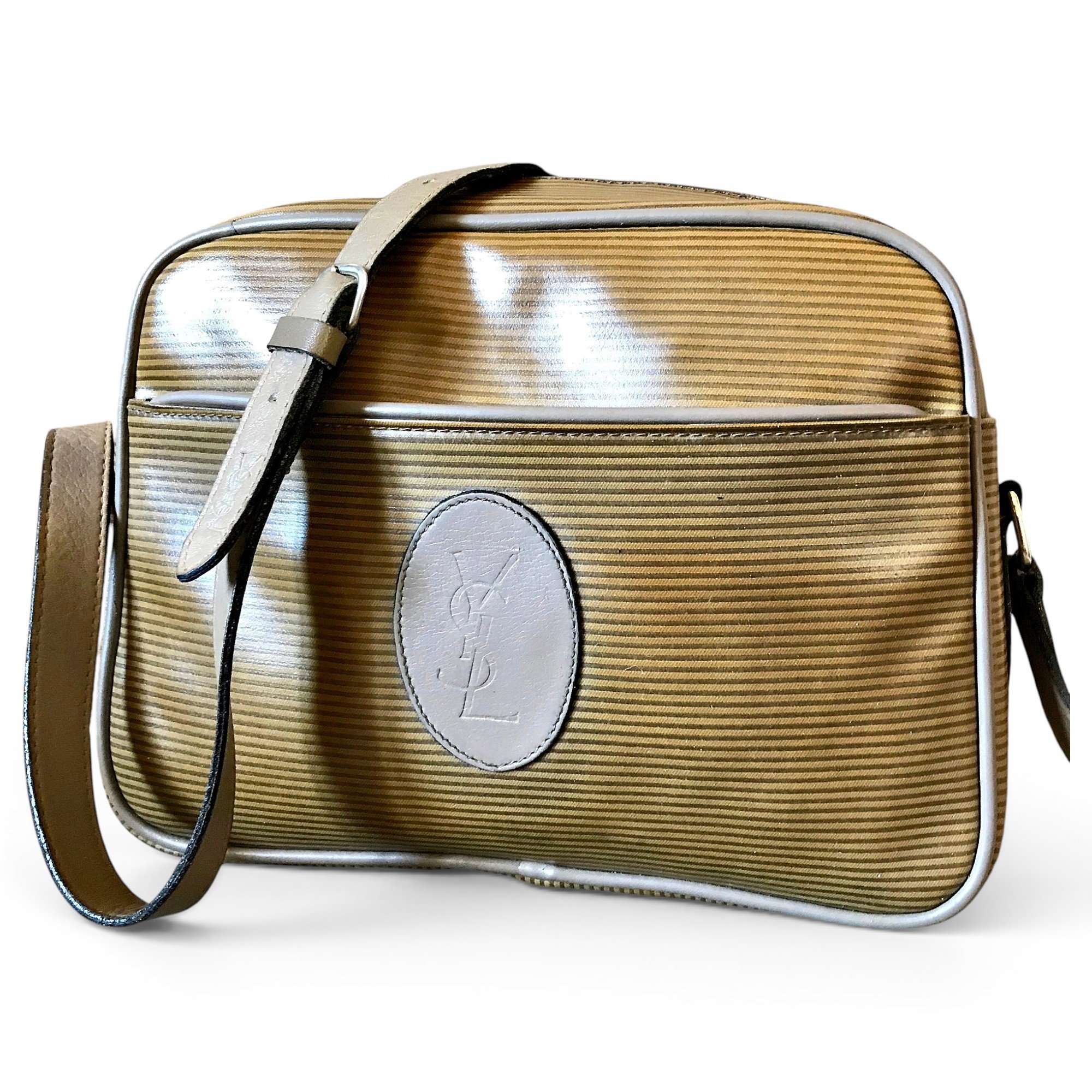 Camera Lou leather handbag