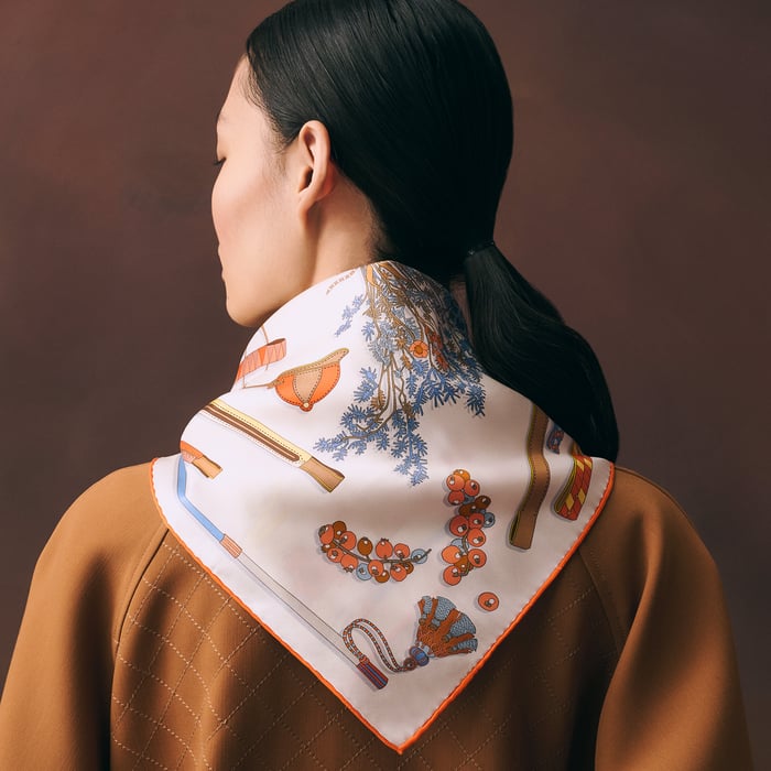 Promenade Coquette Scarf 70