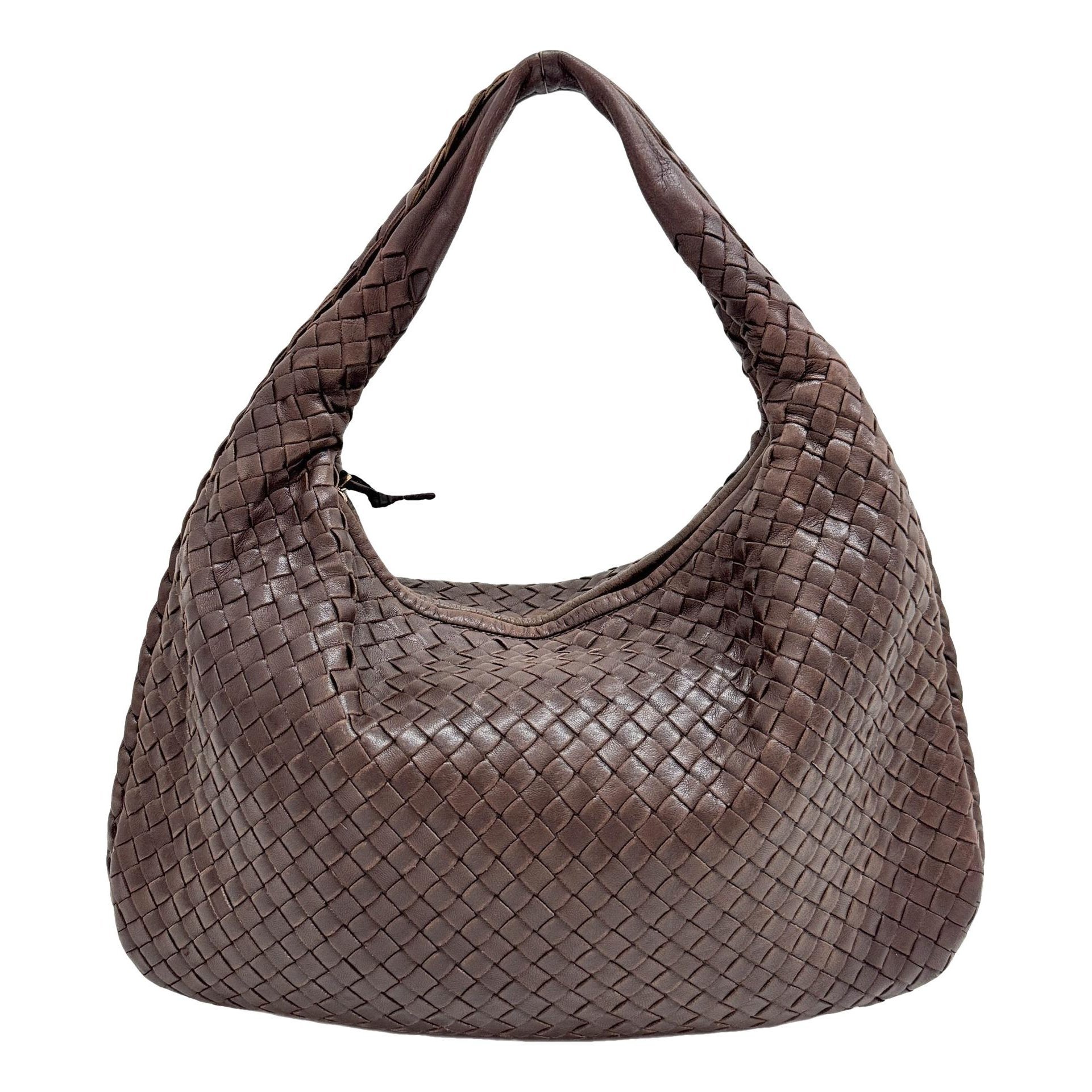Veneta leather handbag