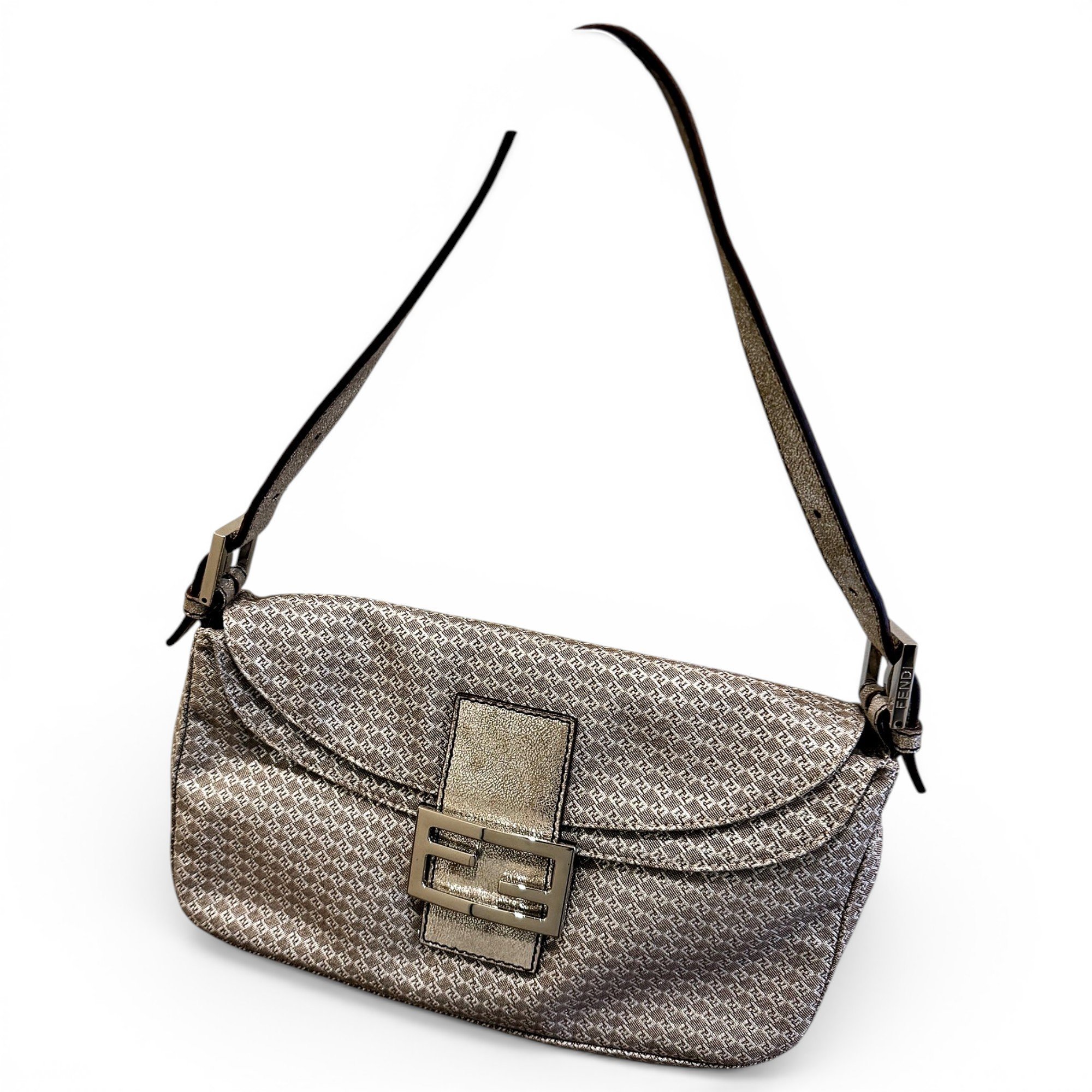 Baguette cloth handbag
