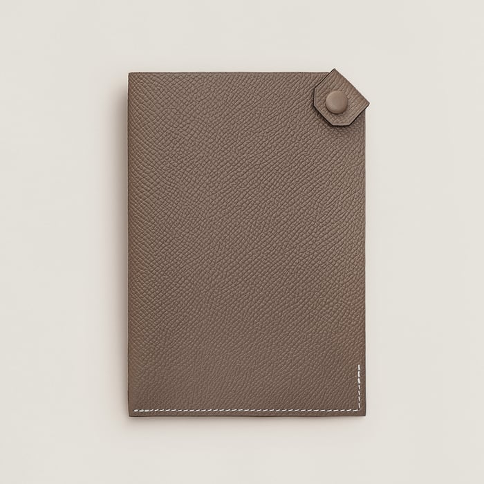Étoupe Tarmac Passport Holder