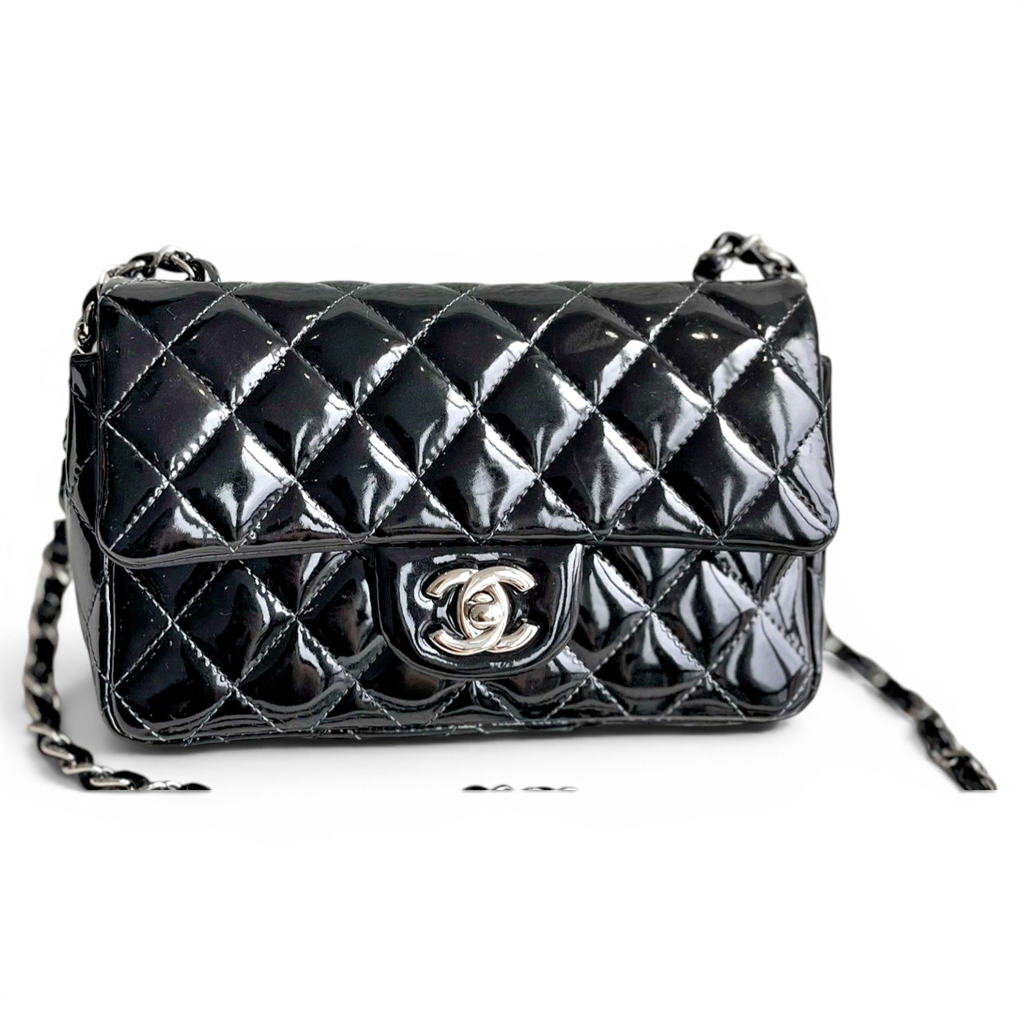Timeless/Classique patent leather crossbody bag