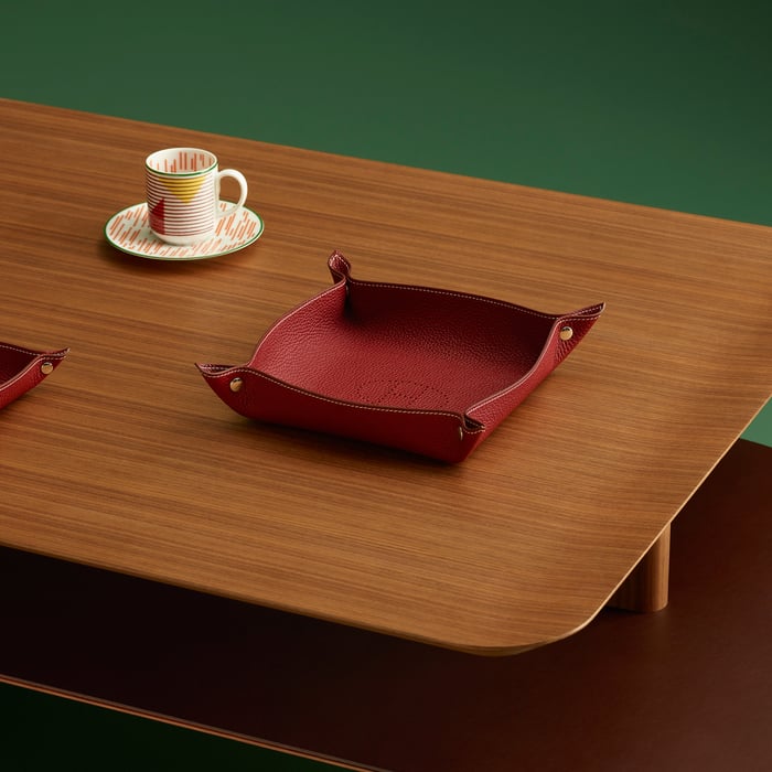 Rouge H Mises Et Relances H Evelyne Change Tray