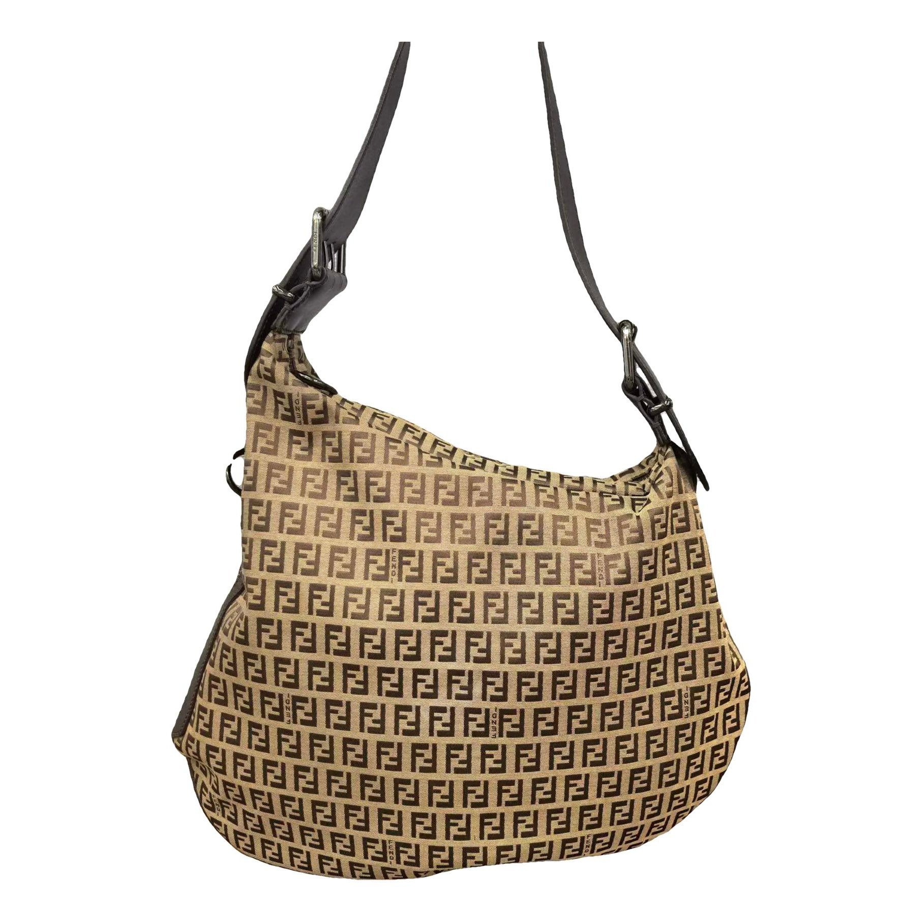 Oyster cloth handbag