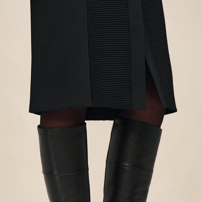 Noir Mid-length Buttoned Dress