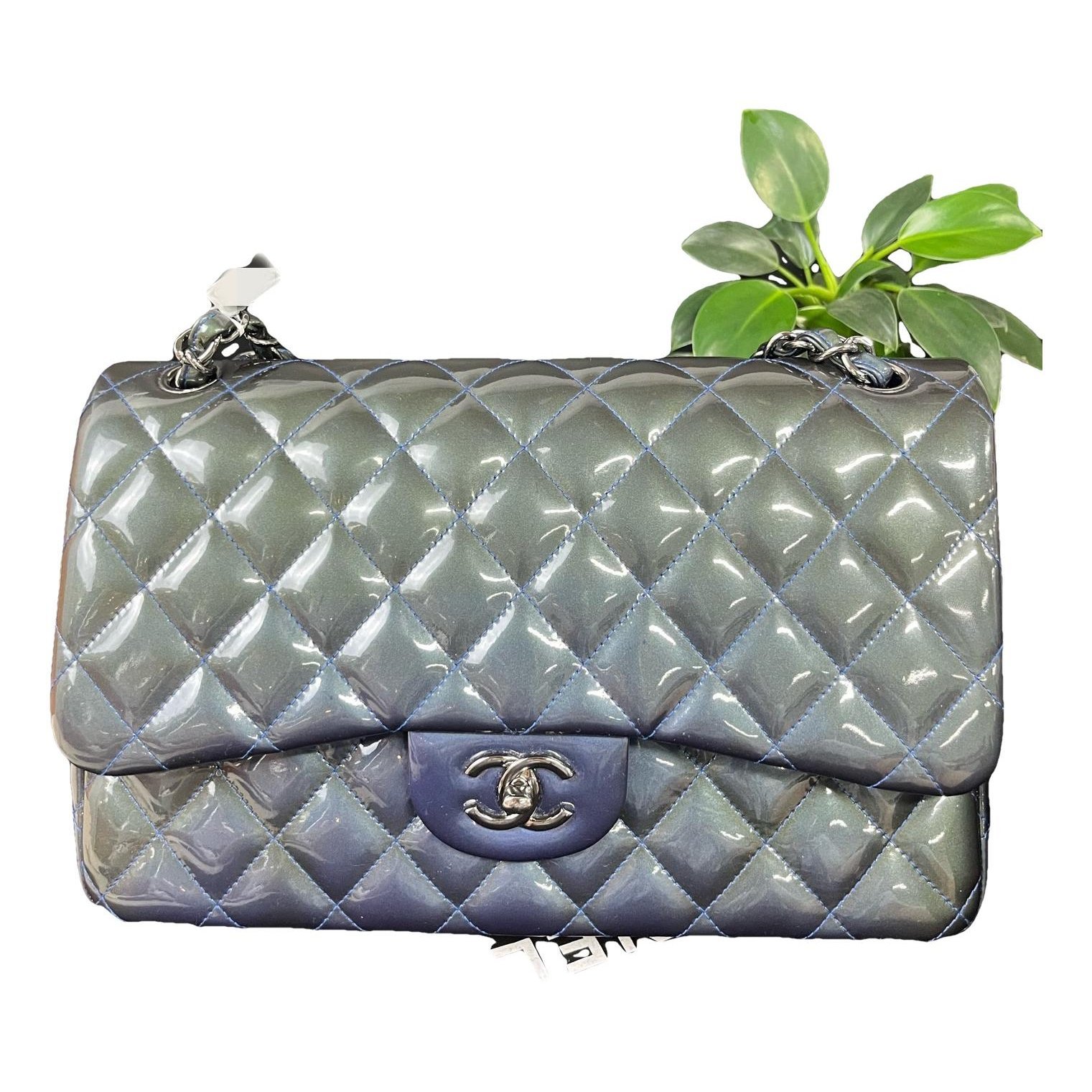 Timeless/Classique patent leather crossbody bag