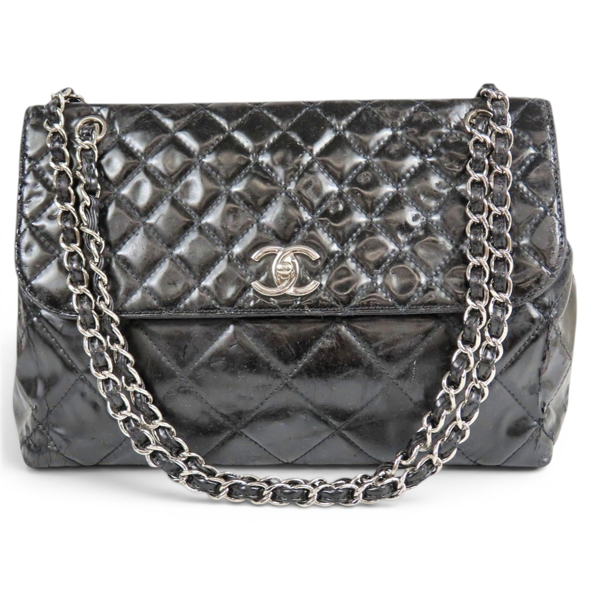 Timeless/Classique patent leather crossbody bag