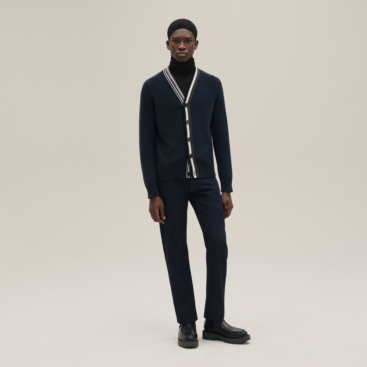 Cashmere "Rayures asymetriques" buttoned cardigan