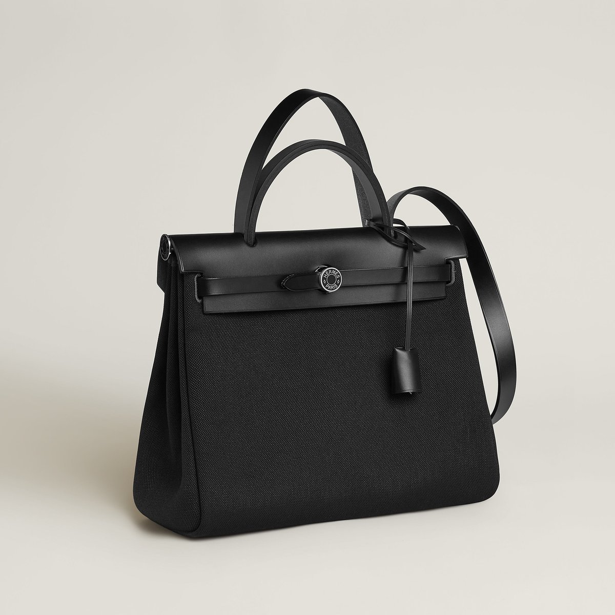 黒 バッグ 《エールバッグ・ジップ》 31 ルトゥルネ ラッカー