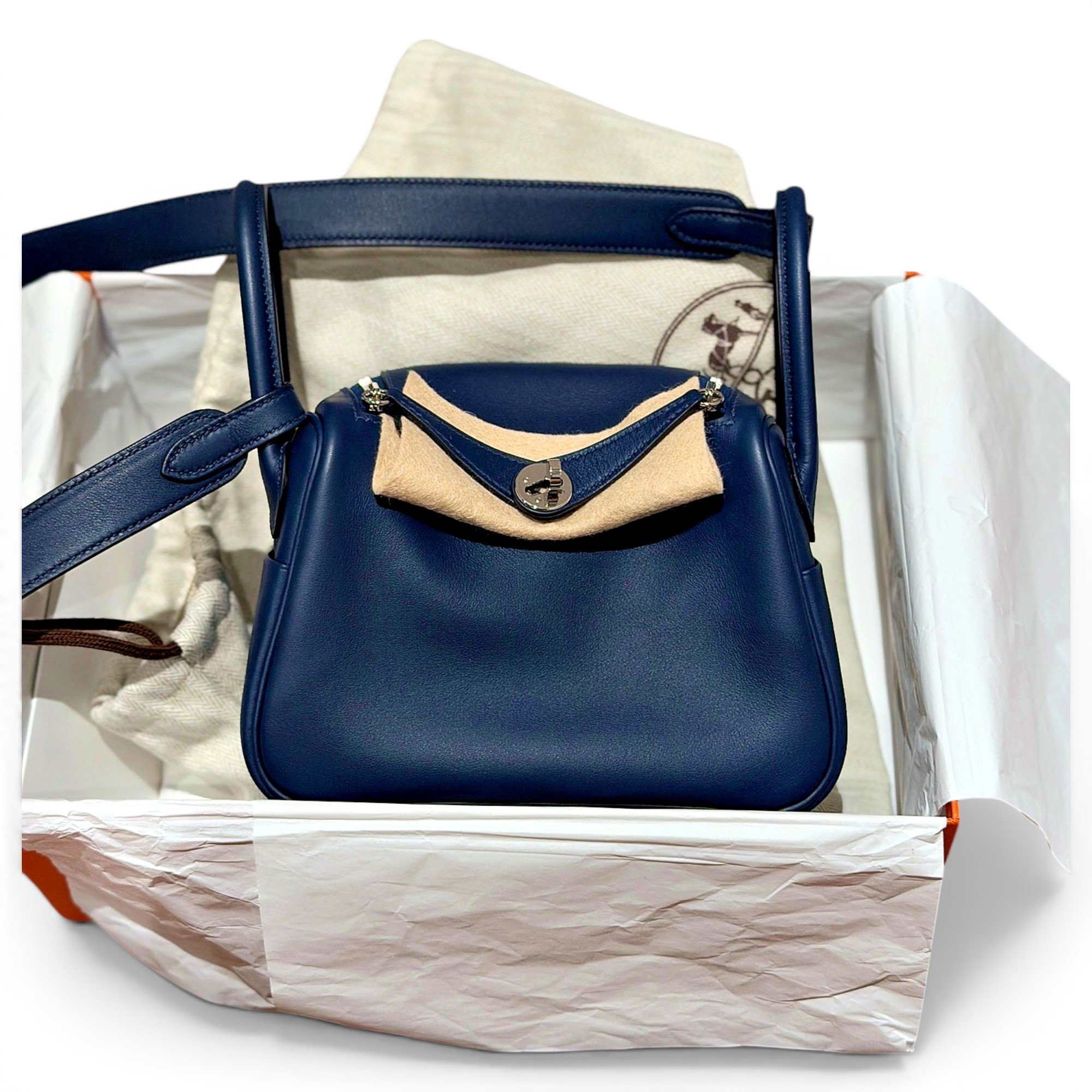 Lindy leather handbag