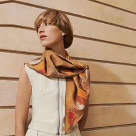 Liste Au Bloc Embroidered Triangle Scarf