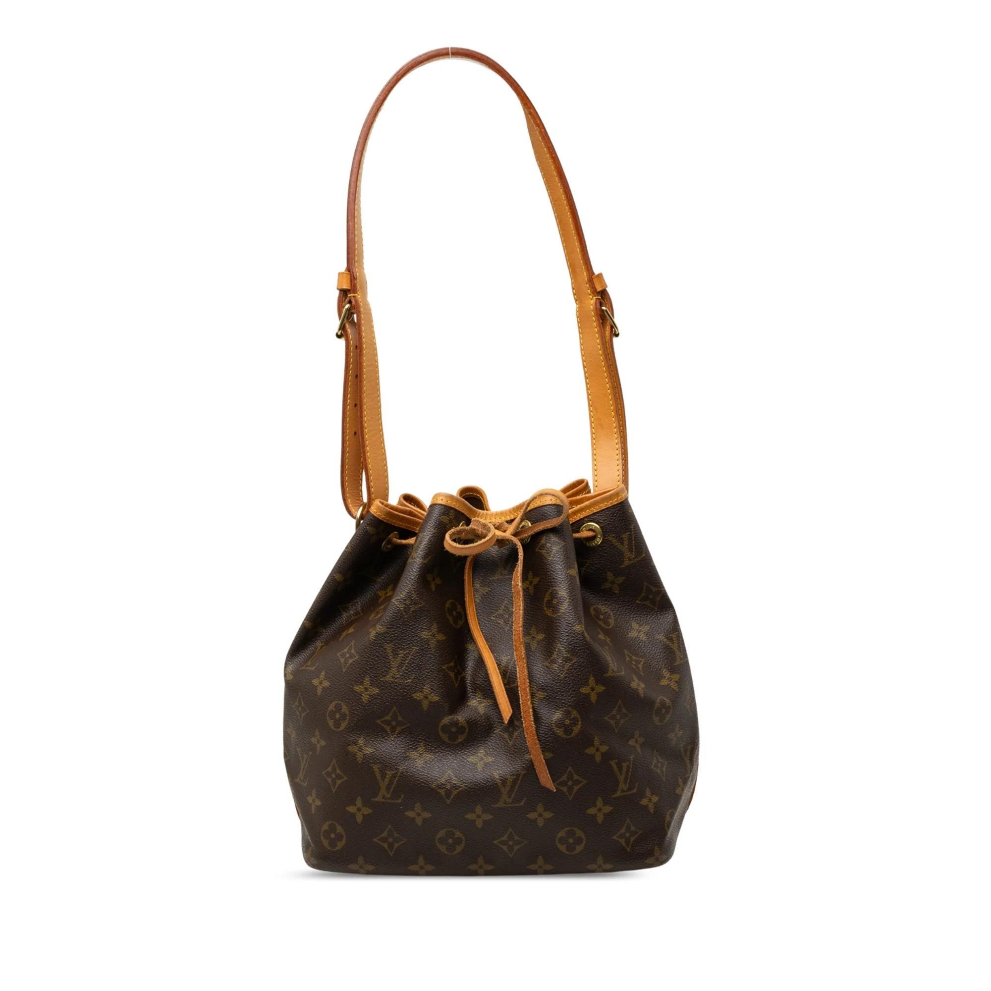 Bucket leather handbag