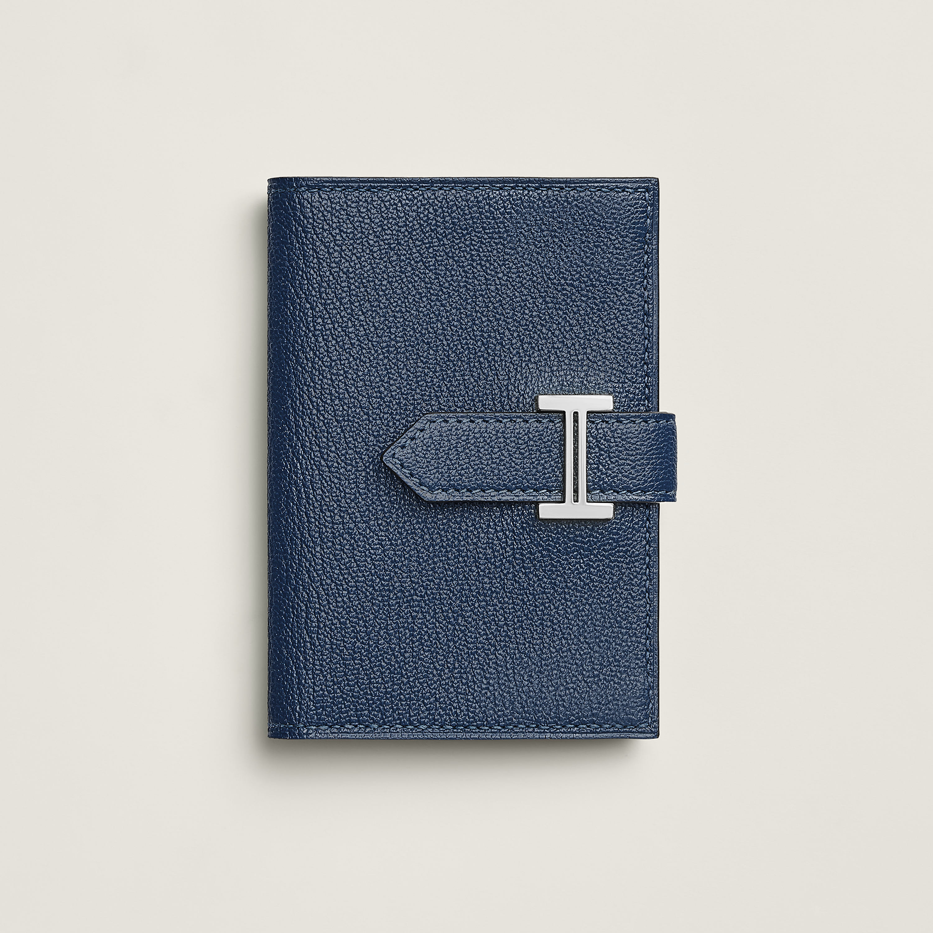 Bearn card holder