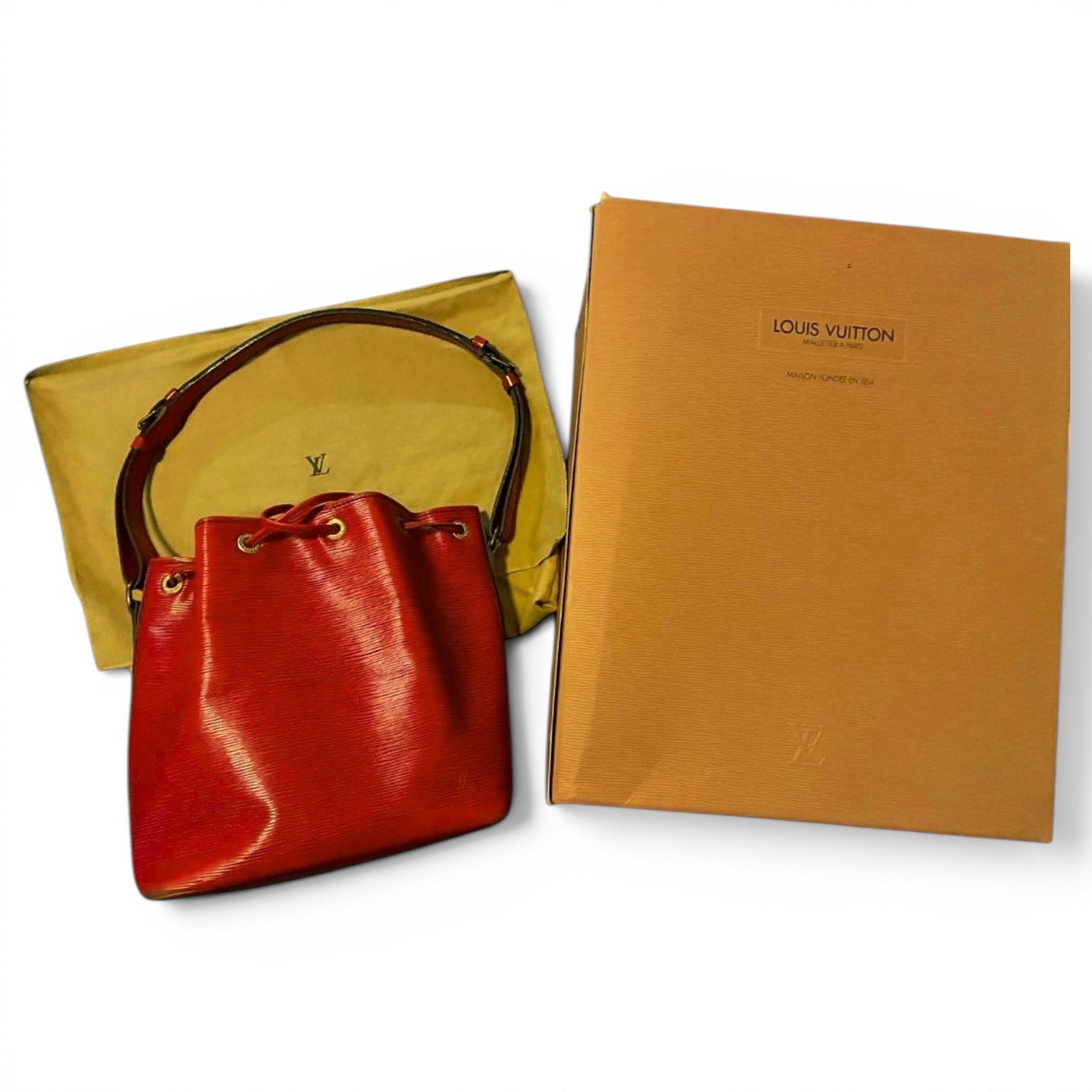 Noé leather handbag