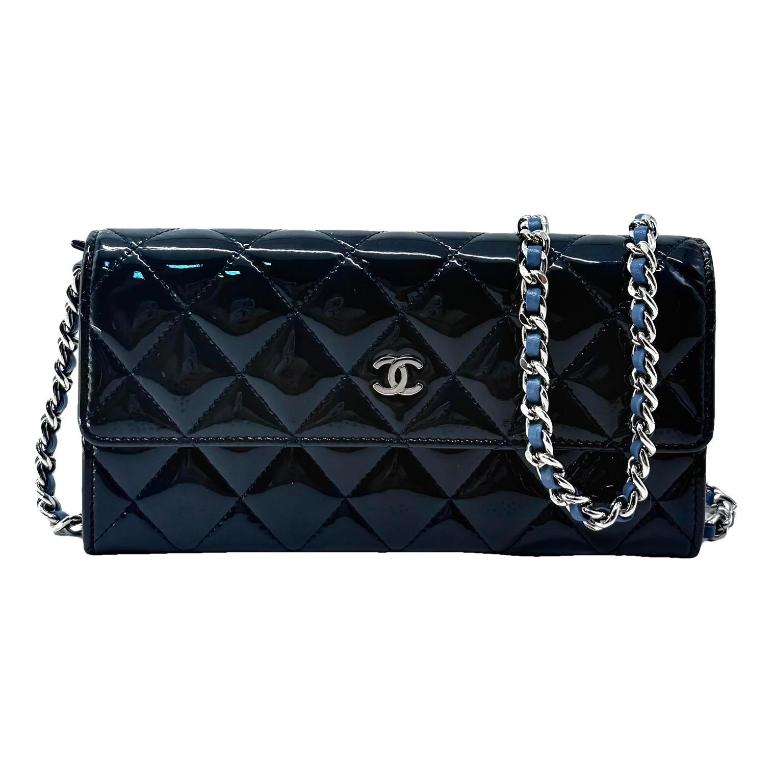 Wallet On Chain Timeless/Classique patent leather crossbody bag