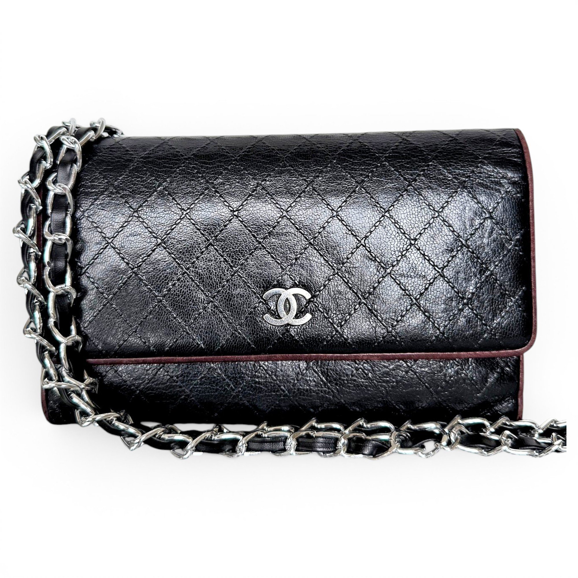 Wallet On Chain Timeless/Classique leather crossbody bag