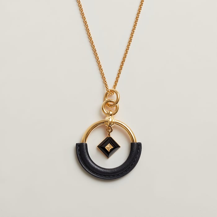 Noir Loop Medor Pendant, Small Model