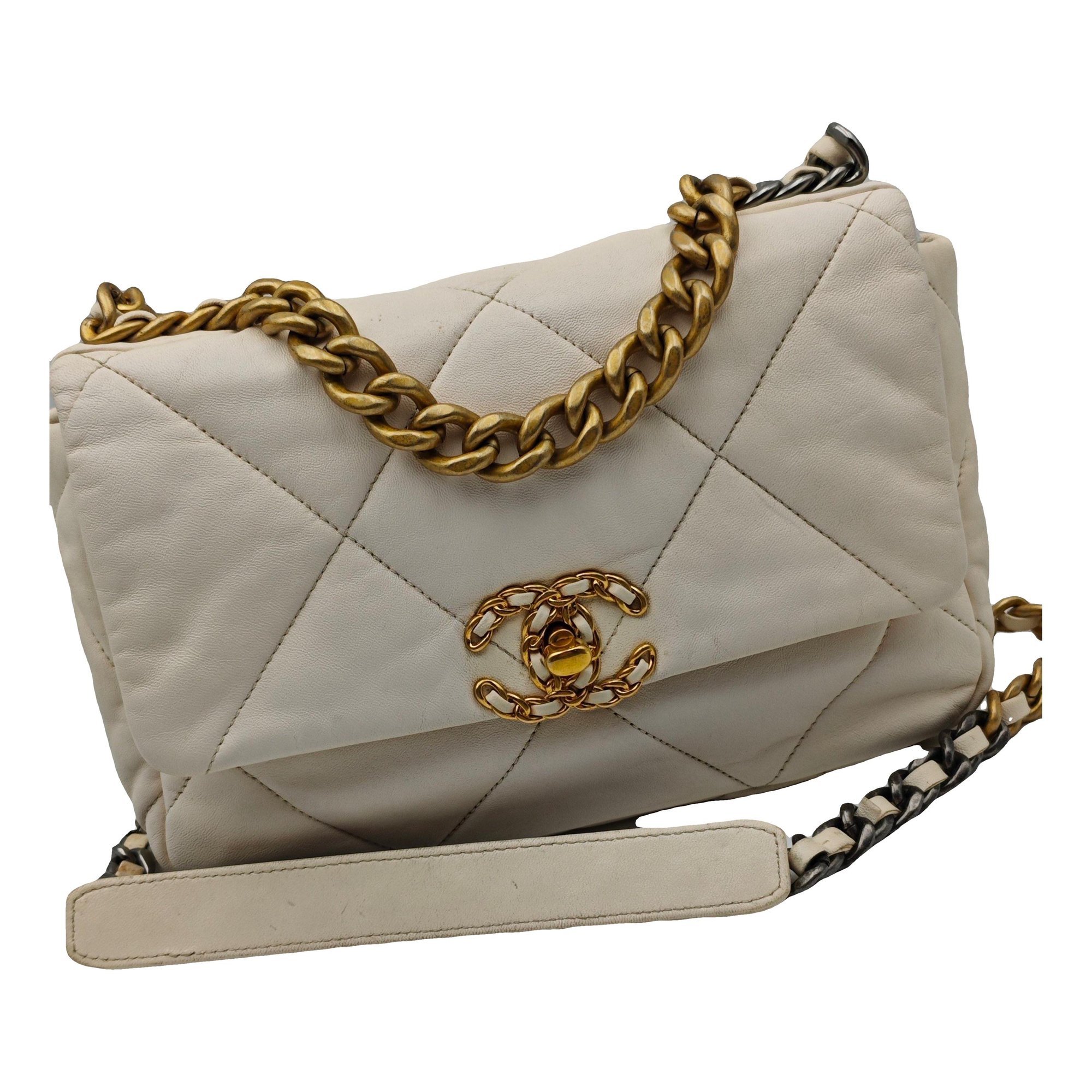 Chanel 19 leather handbag