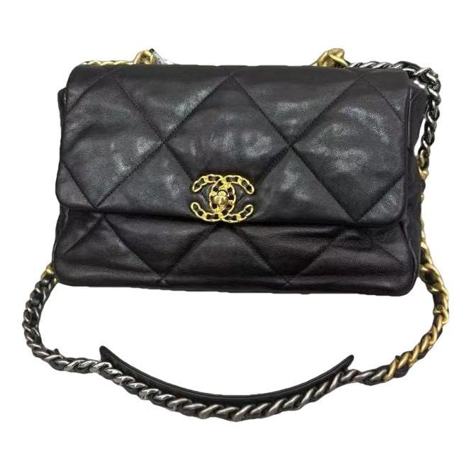 Chanel 19 leather handbag