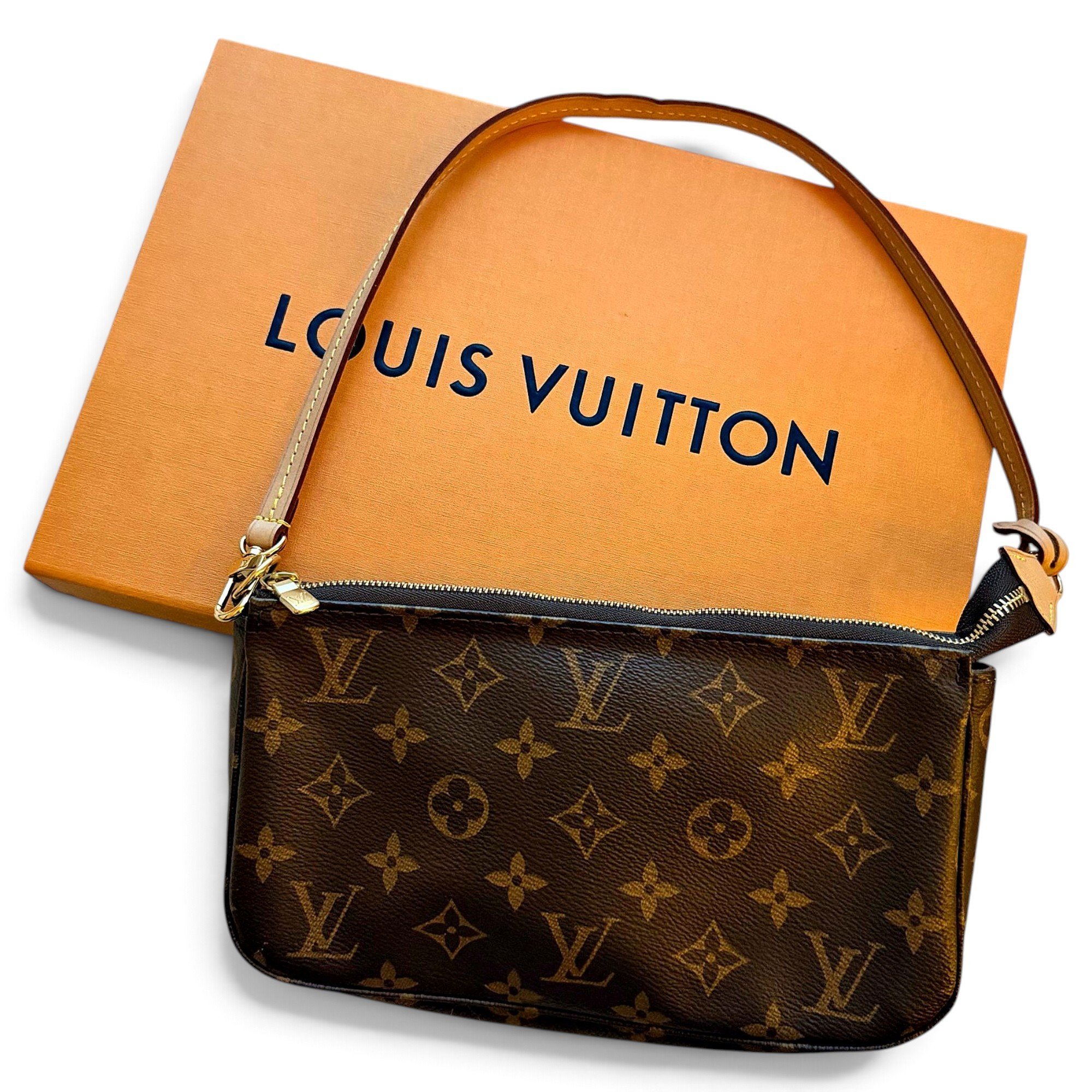 Pochette Accessoire leather handbag