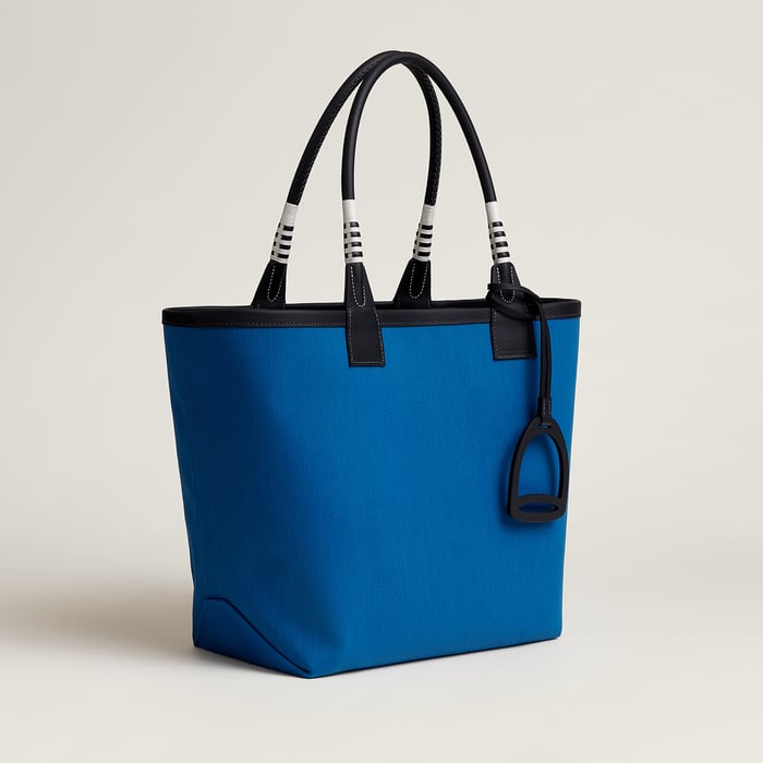 Steeple 28 Bag