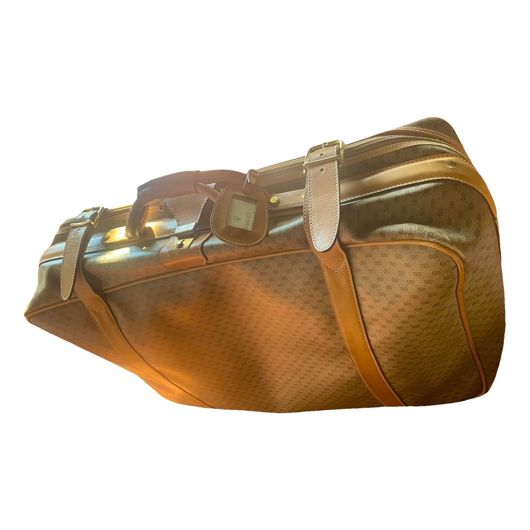 Leather travel bag