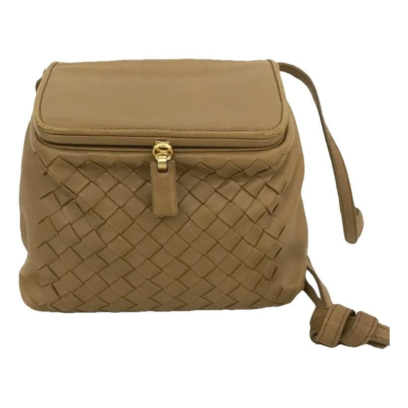 Loop leather crossbody bag