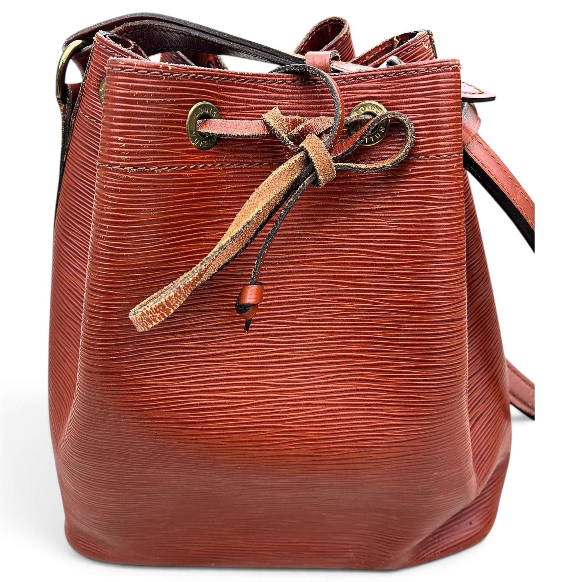 Noé leather handbag