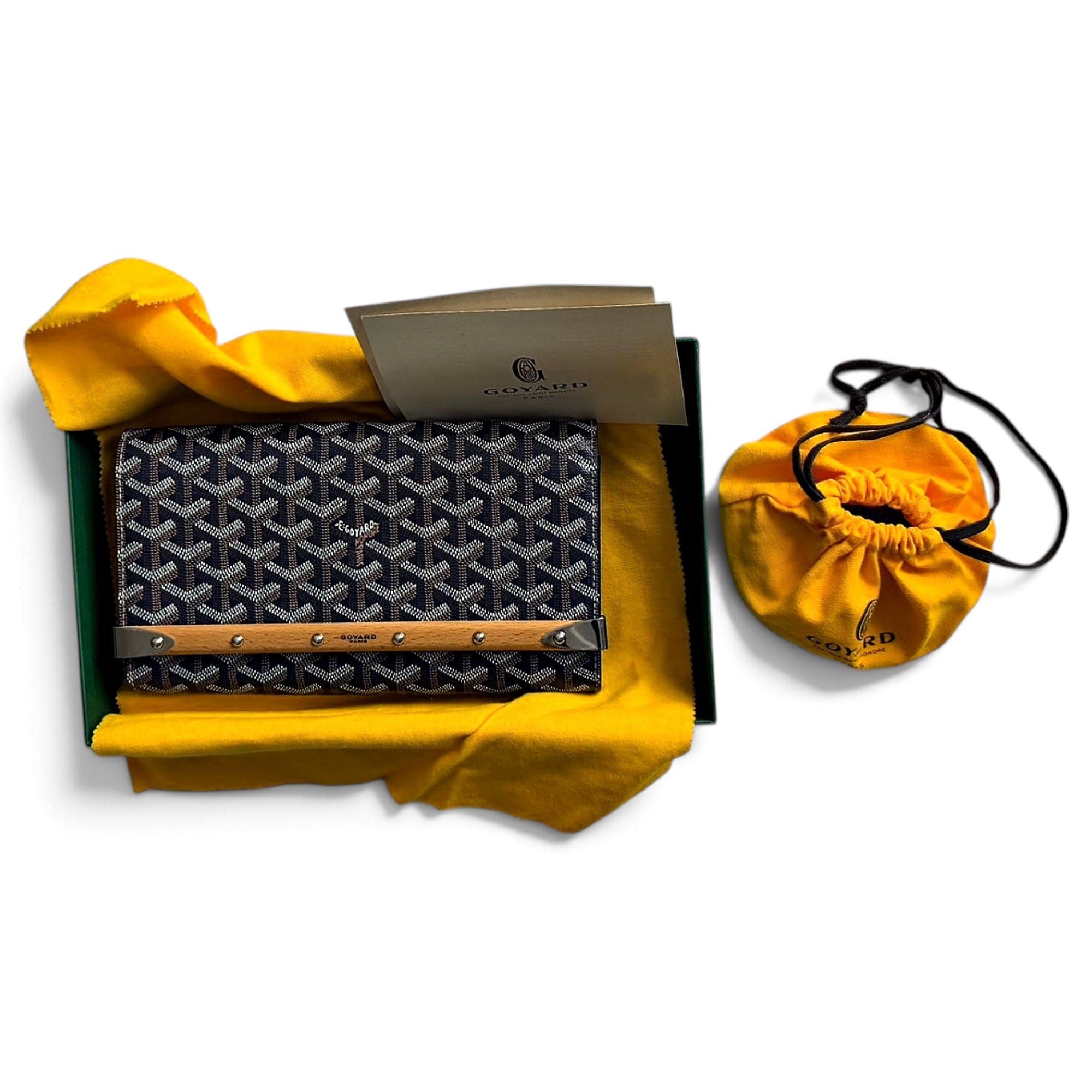 Cloth clutch bag