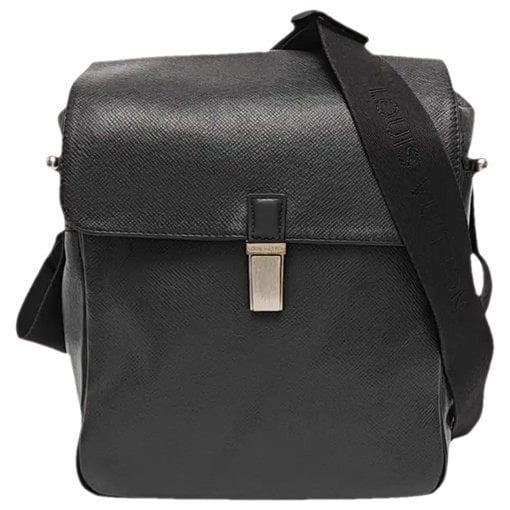Yaranga leather crossbody bag