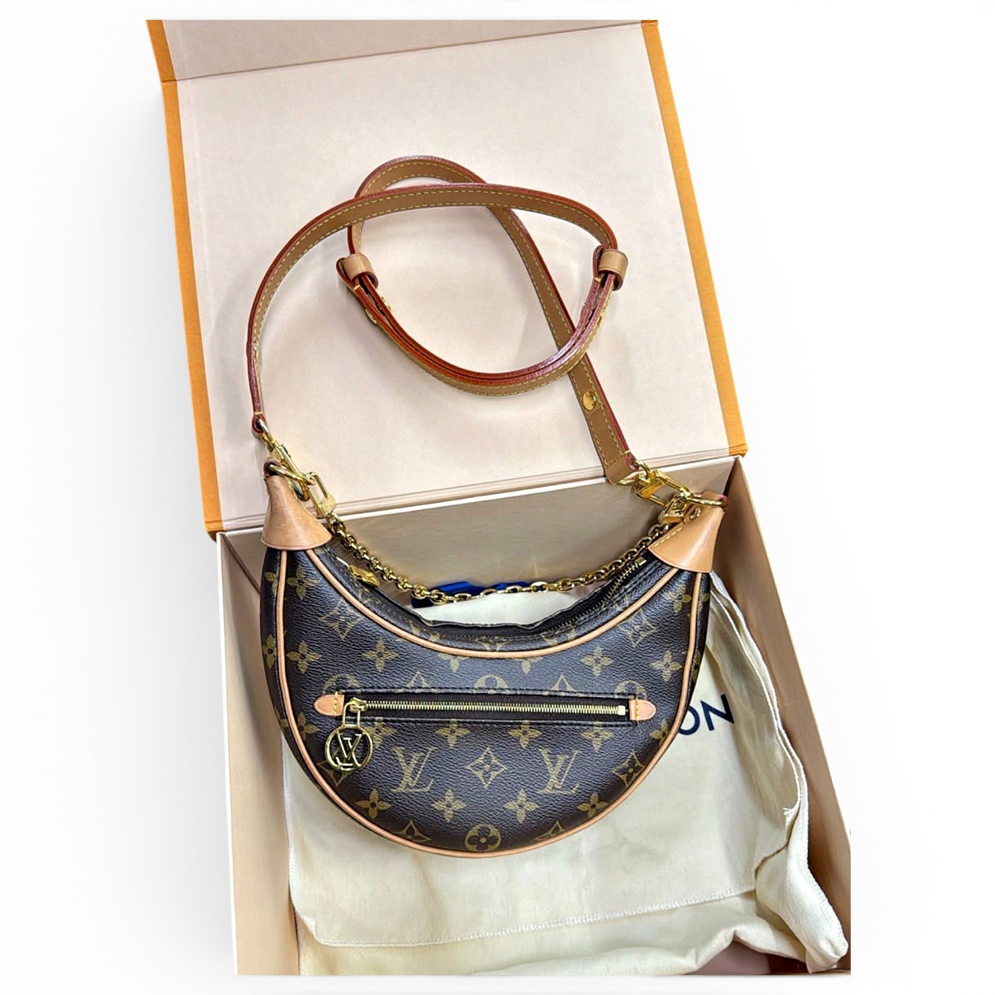 Loop leather handbag