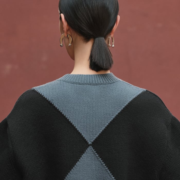 Noir Cashmere Long-sleeve Sweater