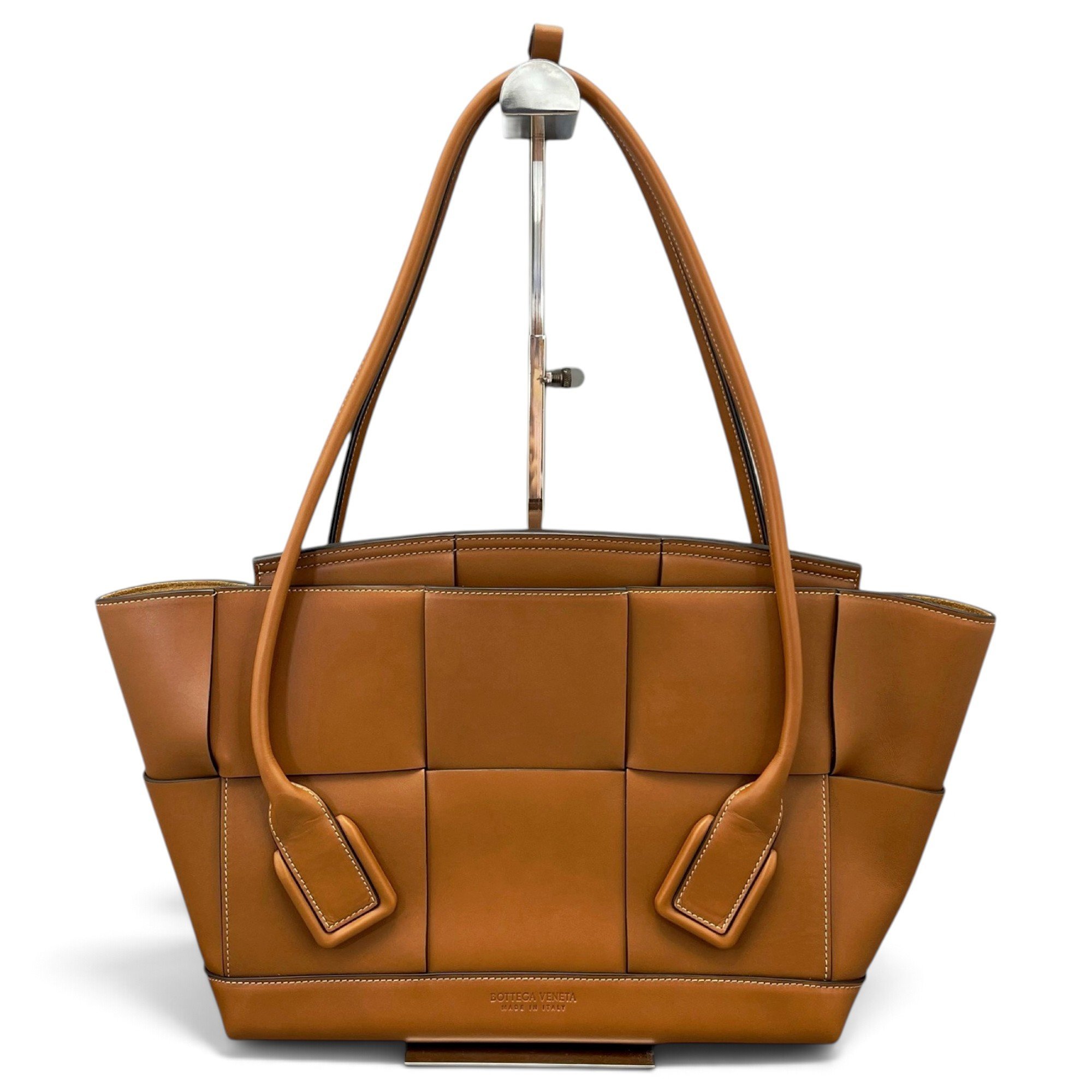 Arco leather tote