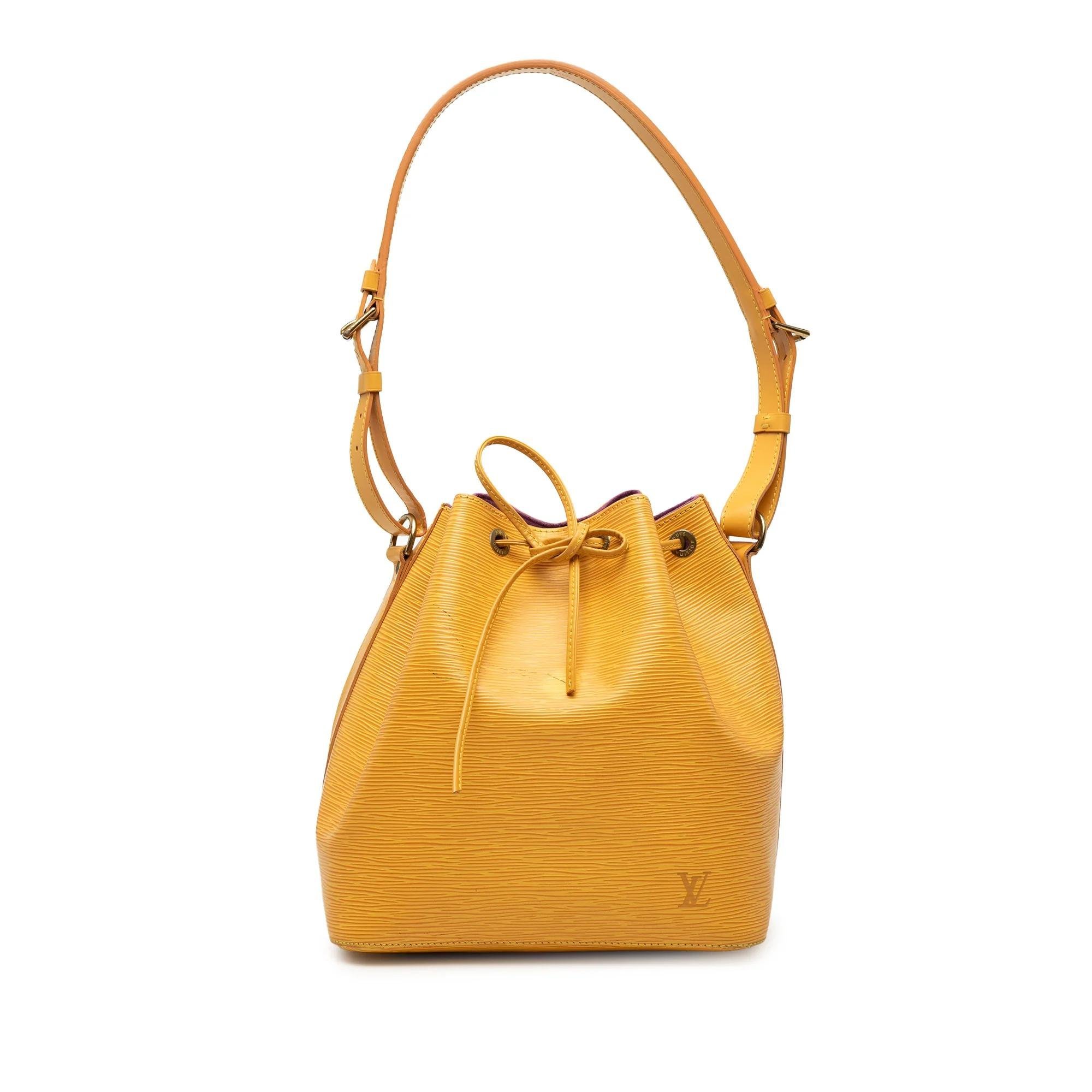 Bucket leather bag