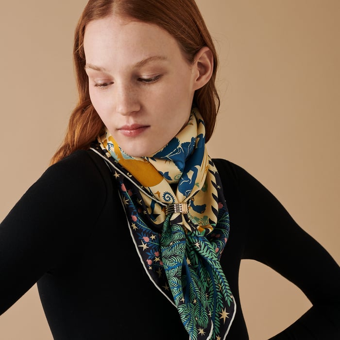 Sous Le Charme d'Orphee Double Face Scarf 90