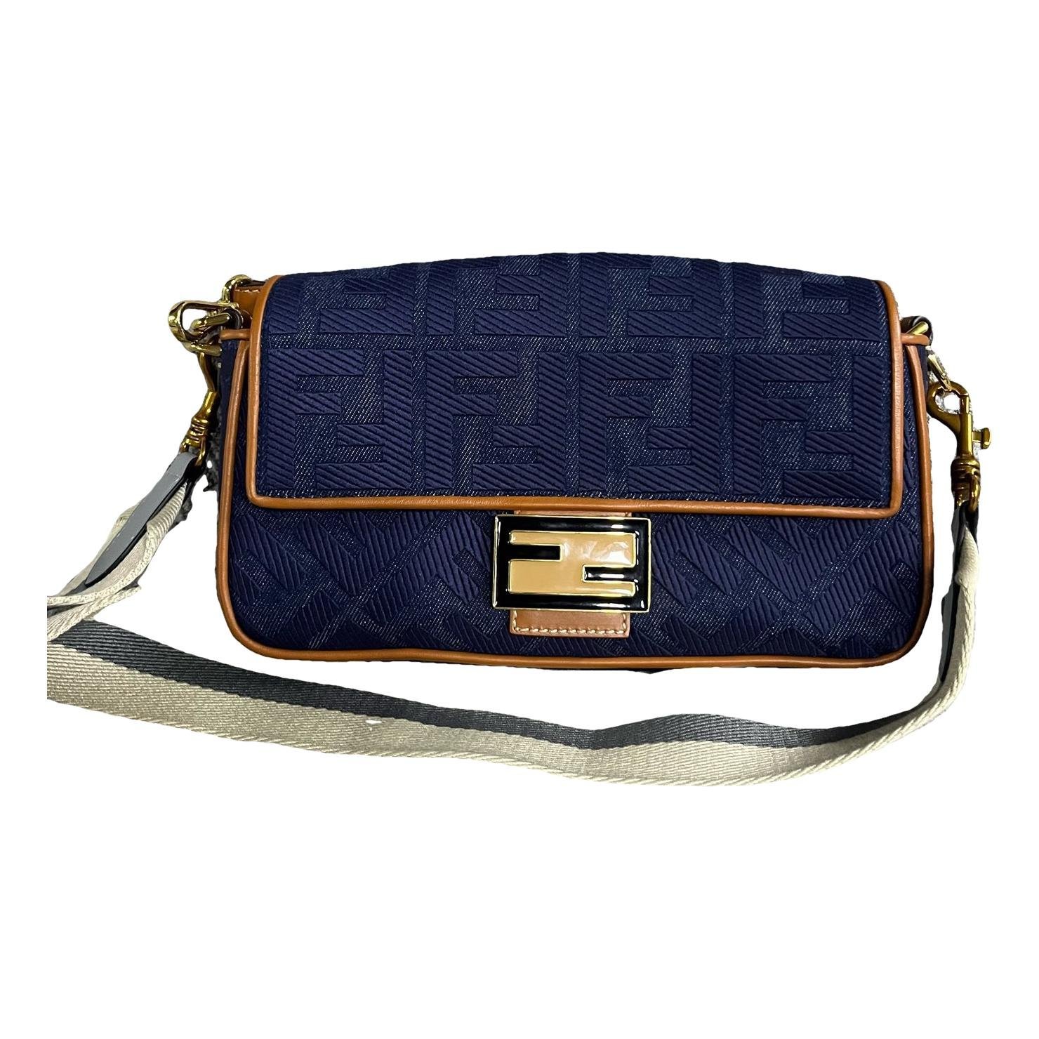 Baguette cloth handbag