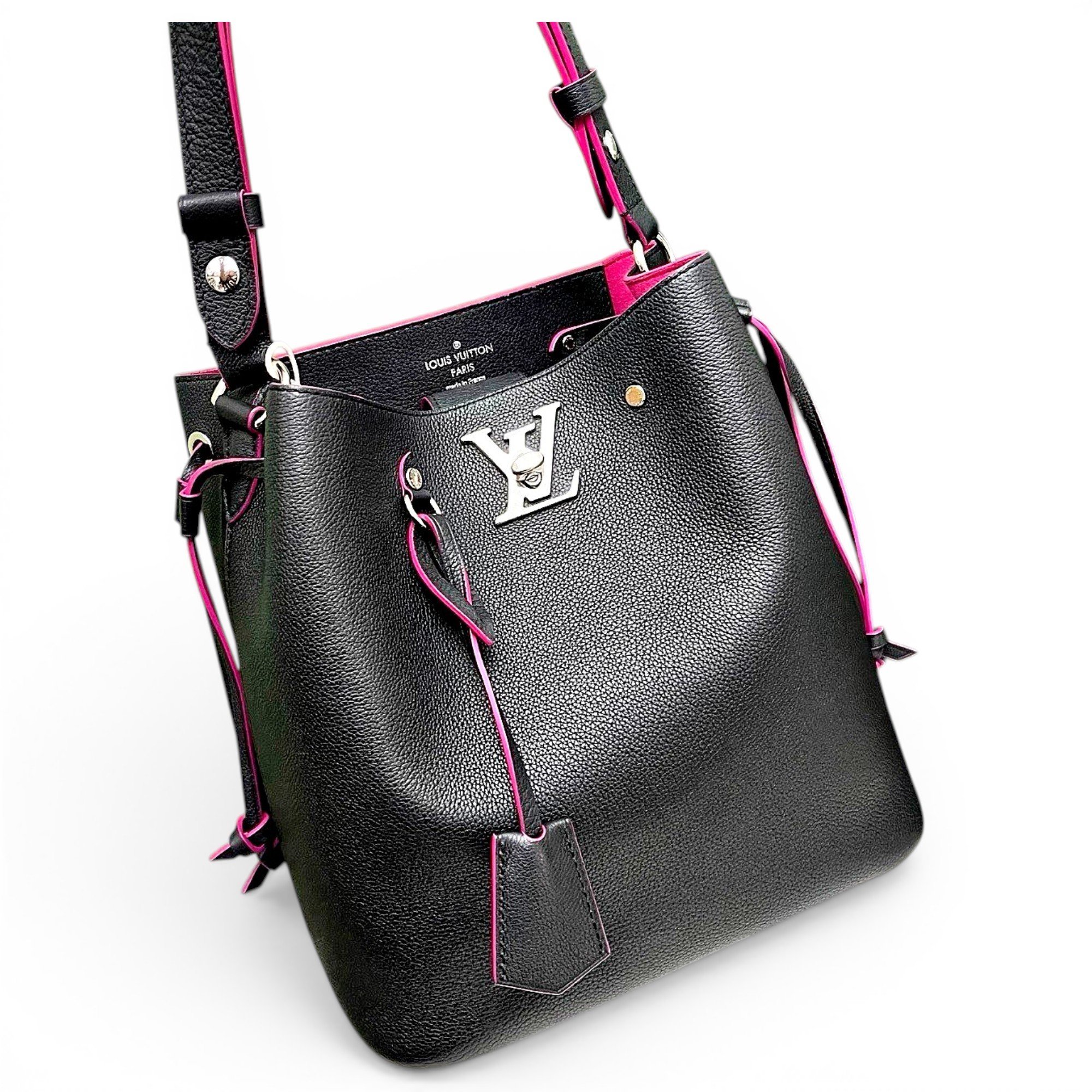 Lockme Bucket leather handbag