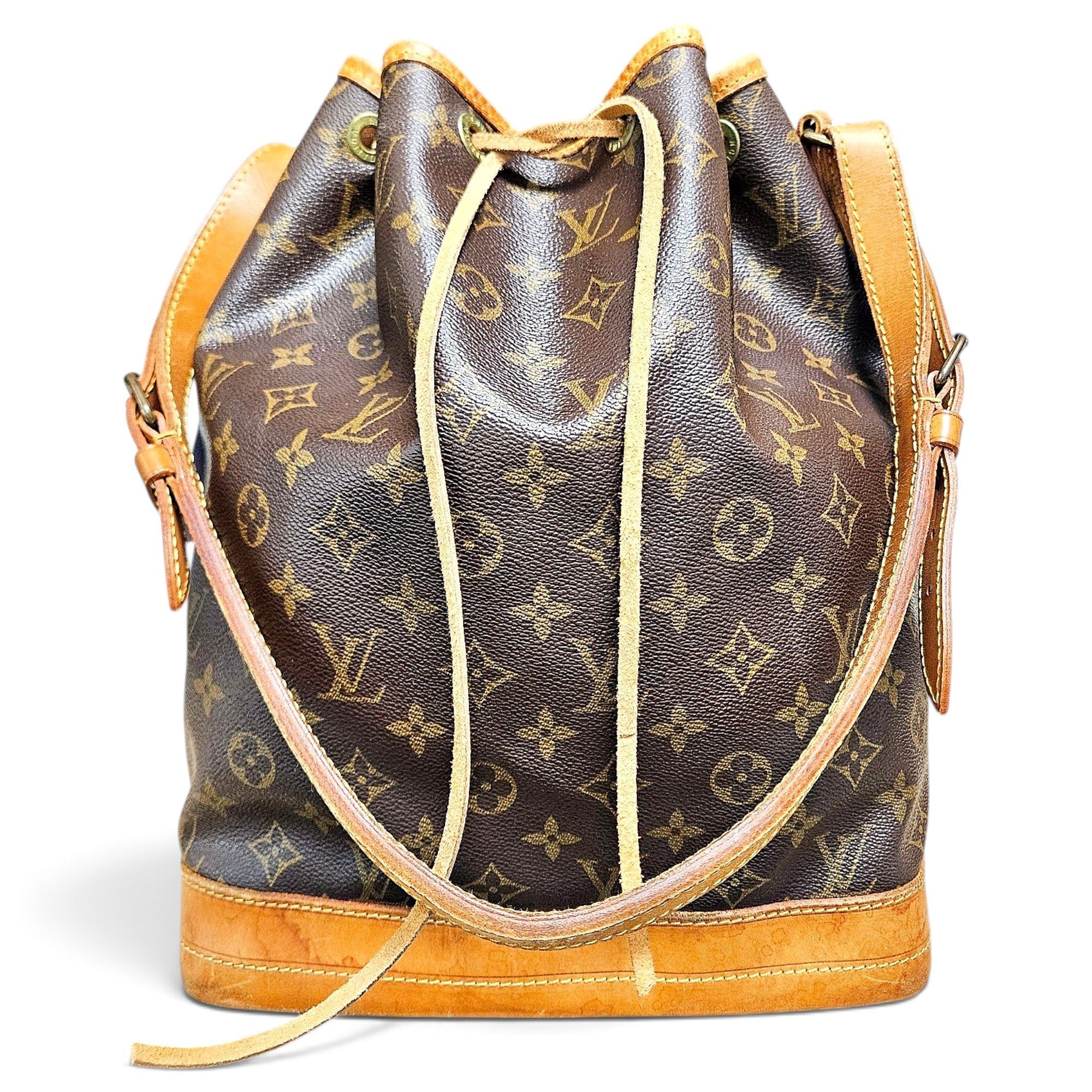 Noé leather handbag