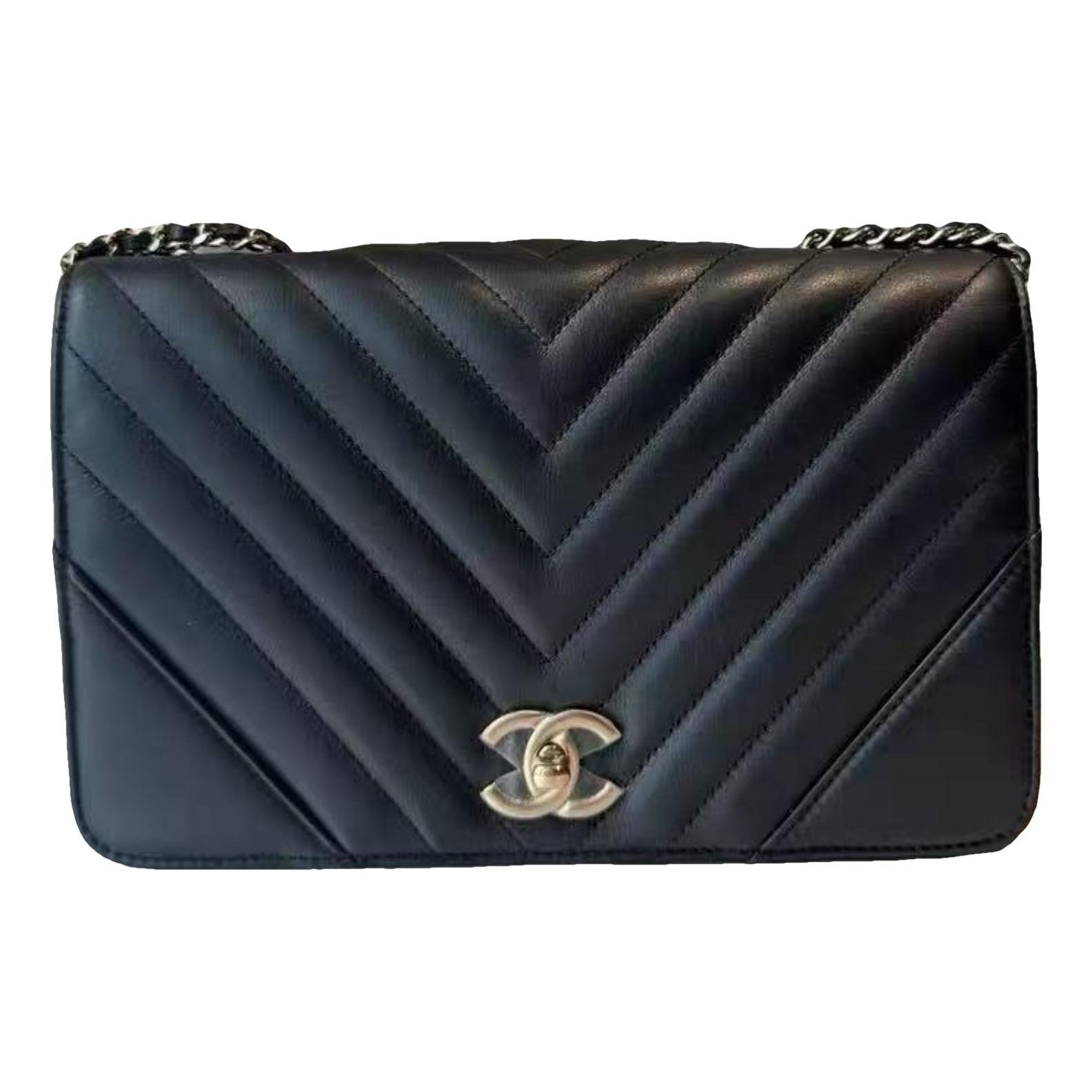 Timeless/Classique leather crossbody bag