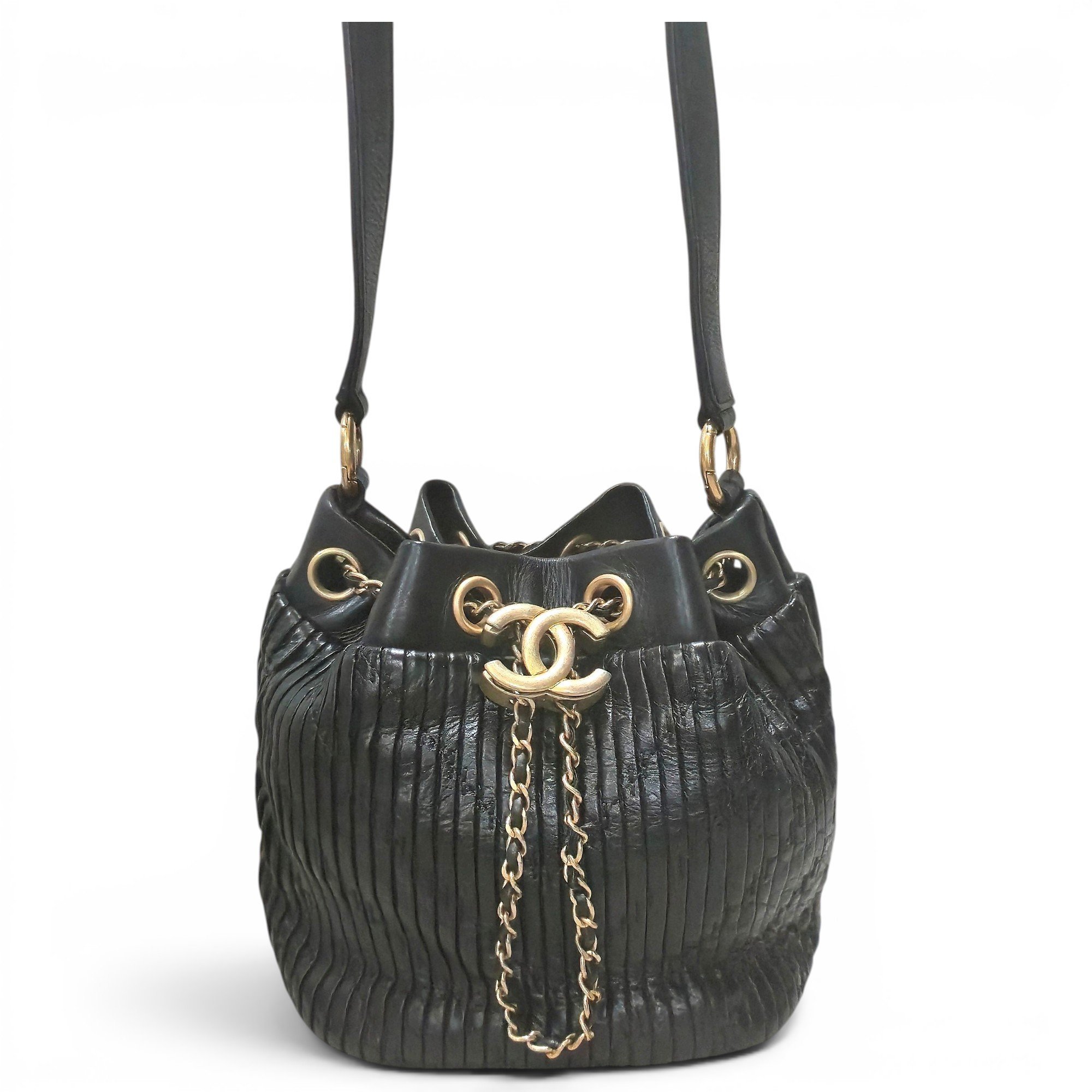 Gabrielle Bucket leather crossbody bag