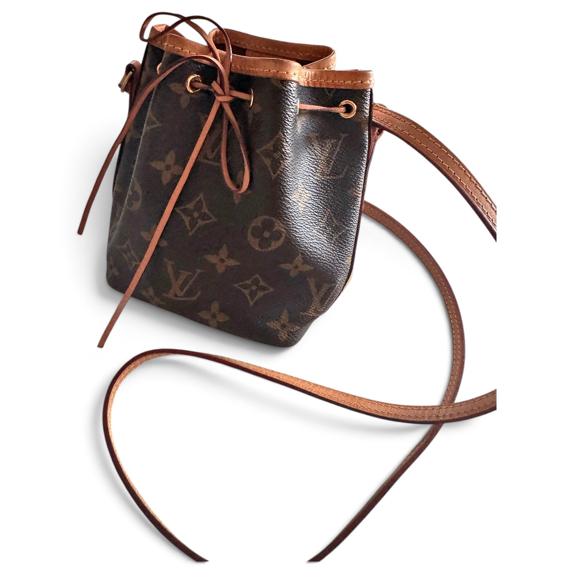 Noé leather crossbody bag