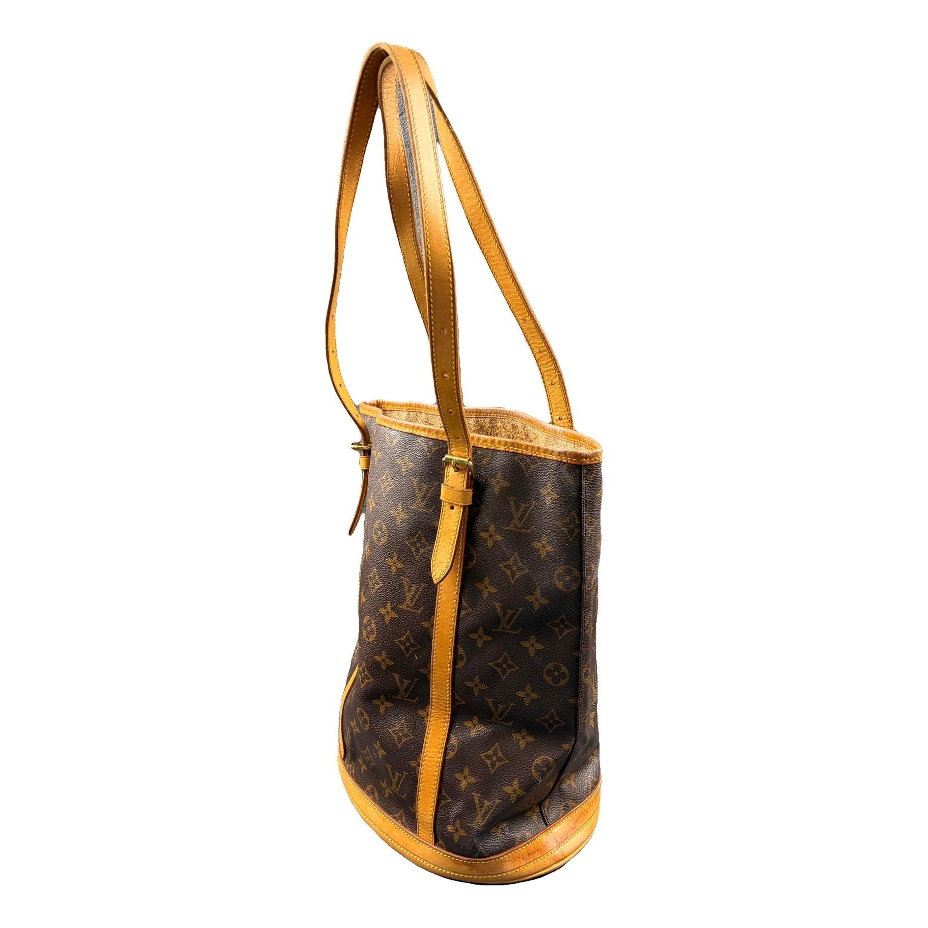 Bucket leather tote