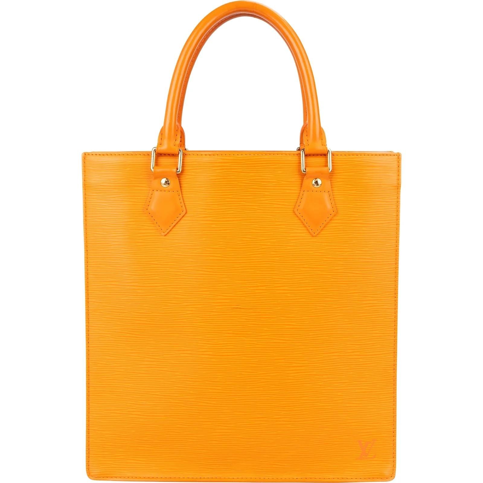 Plat leather handbag