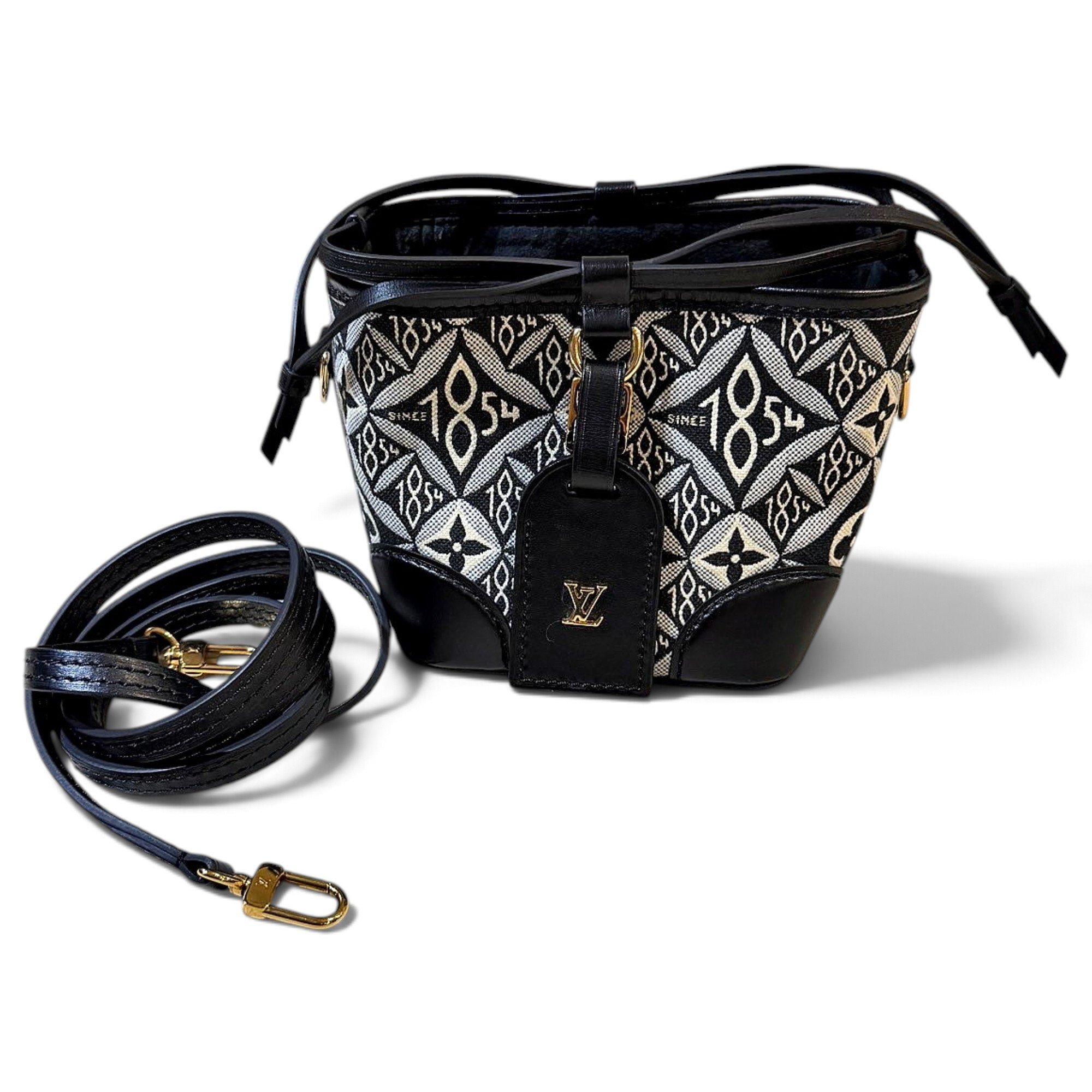 Louis Vuitton Noé leather handbag
