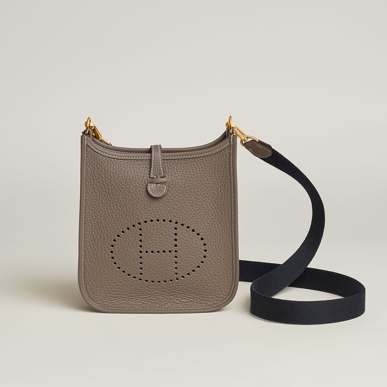 Evelyne 16 Amazone 백