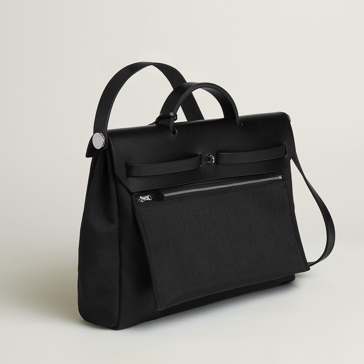 Noir Herbag Messenger 39 Bag