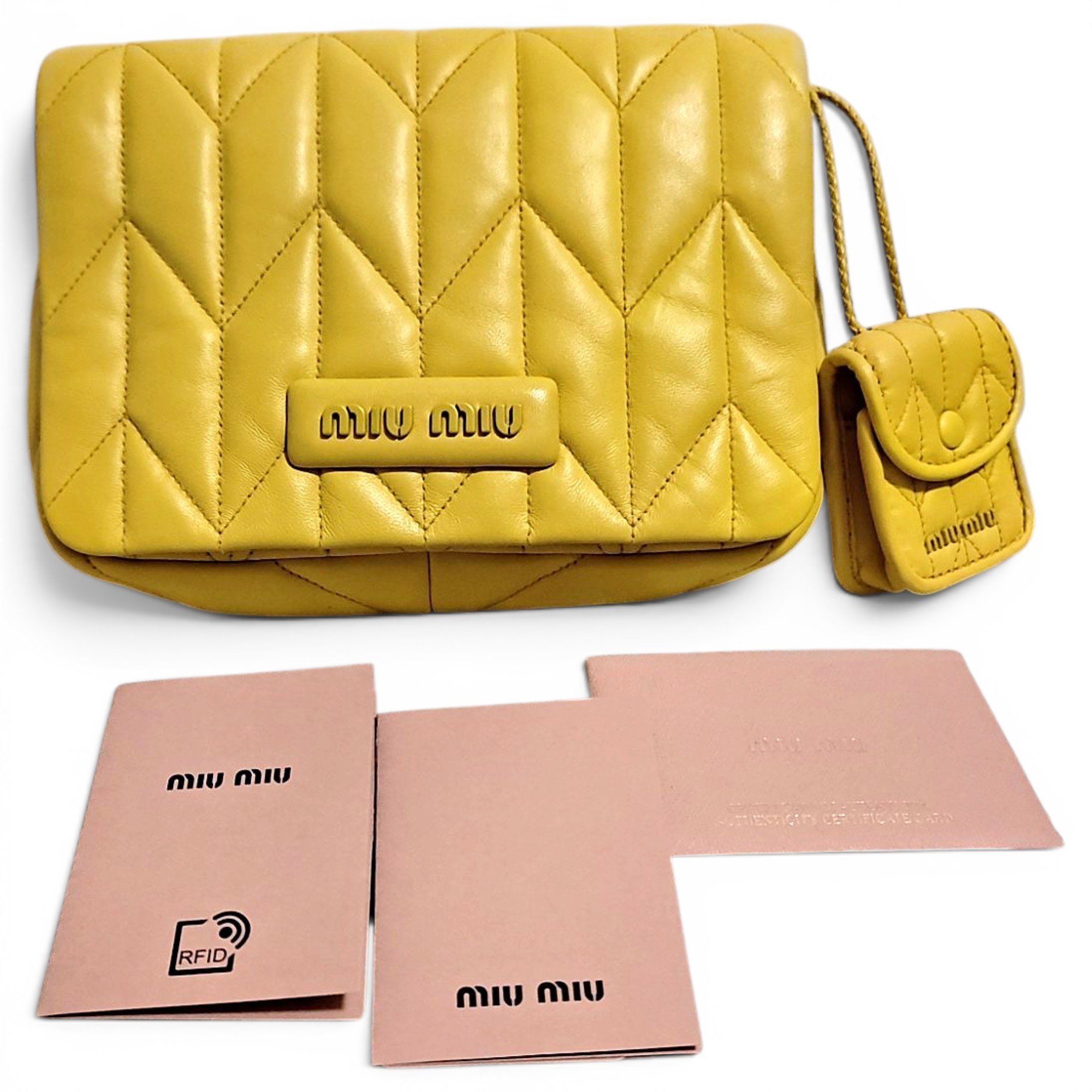 Matelassé leather handbag
